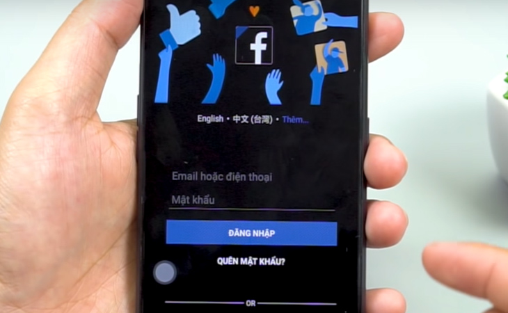 Cách bật chế độ Dark Mode Facebook trên điện thoại