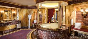 Dubai được biết đến vì sự giàu có và cũng thuộc top phòng tắm sang trọng nhất thế giới 
